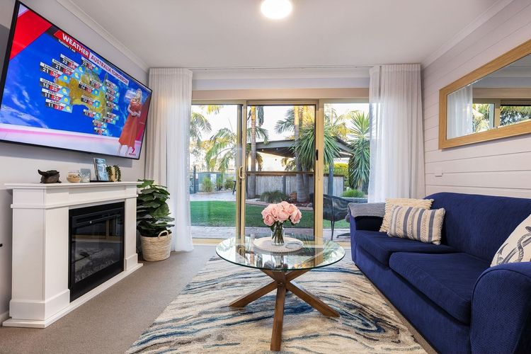 Lakeside Apartments 4