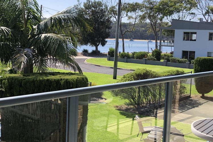 Lakeside Apartments 9