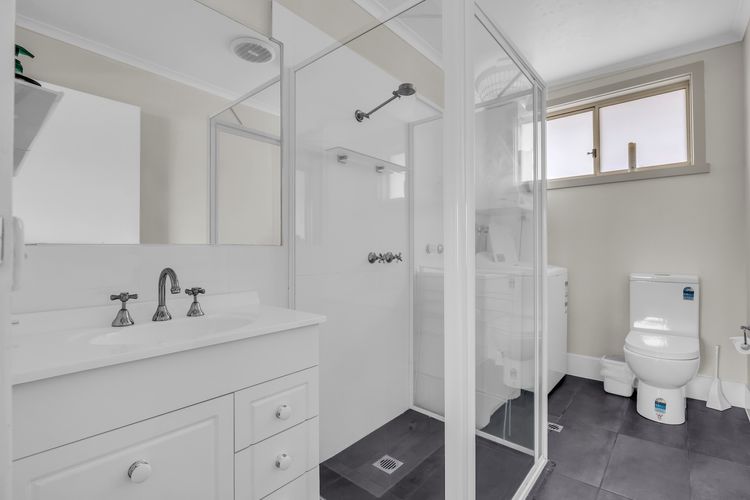 Lakeside Apartments 8