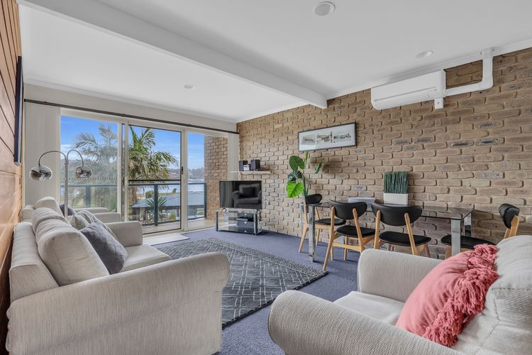 Lakeside Apartments 8