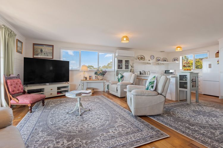 1/10 Melaleuca Court
