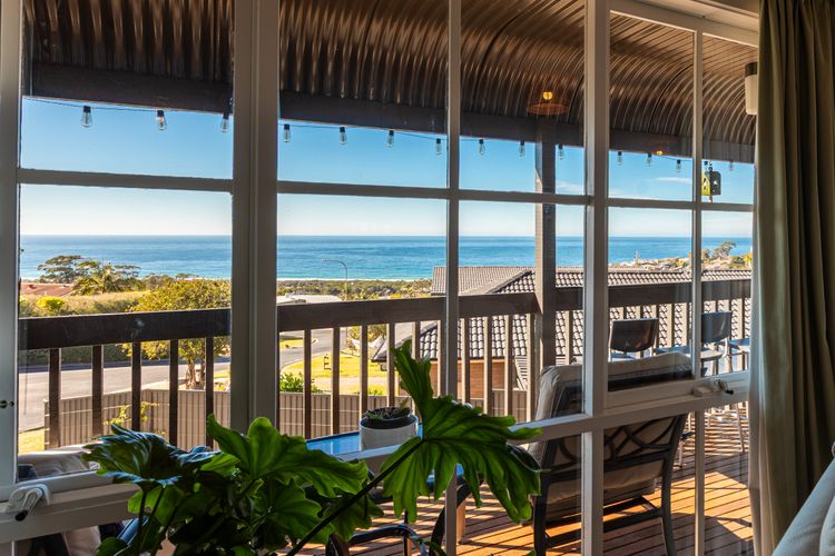 1/10 Melaleuca Court