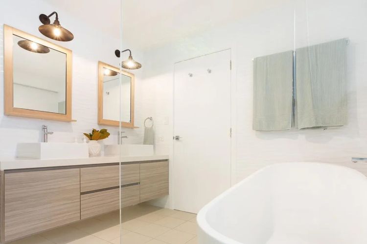 Luxury On The Bay – Wanda