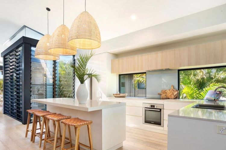 Luxury On The Bay – Wanda