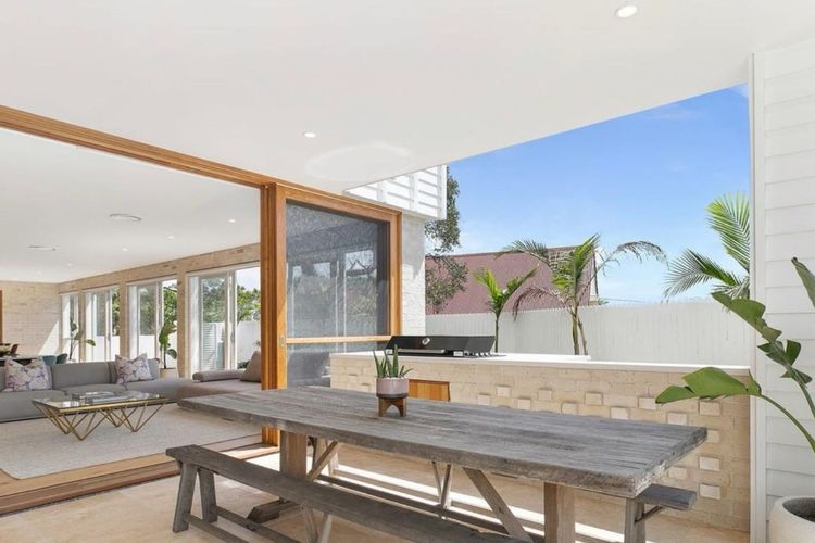 Luxury On The Bay – Cedrics 1