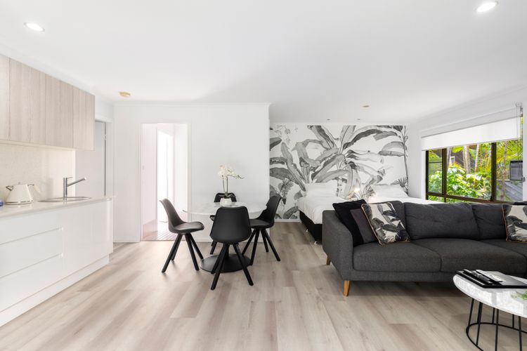 Tropical Bure 19