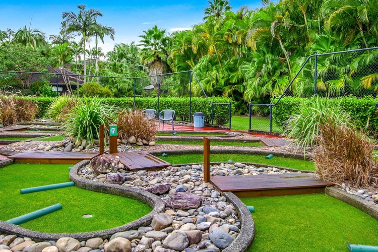 Tropical Bure 19