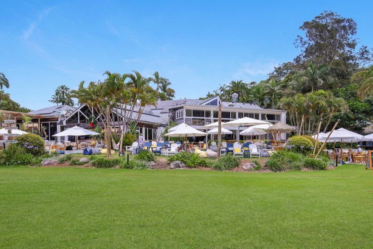 Tropical Bure 19
