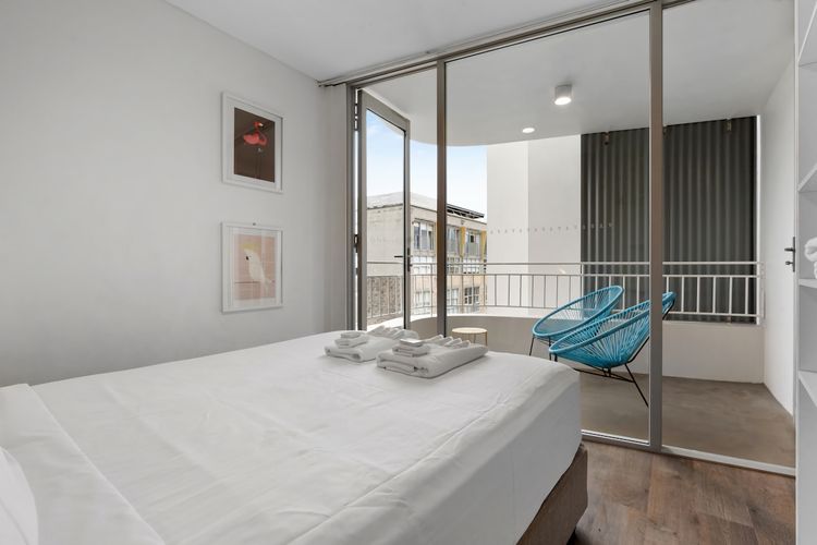 Warm Bondi Loft Stay Steps to Beach & Cafés
