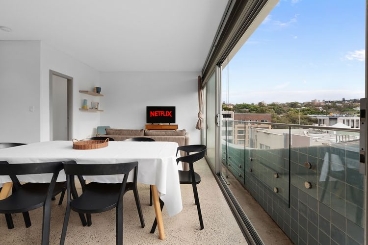 Warm Bondi Loft Stay Steps to Beach & Cafés
