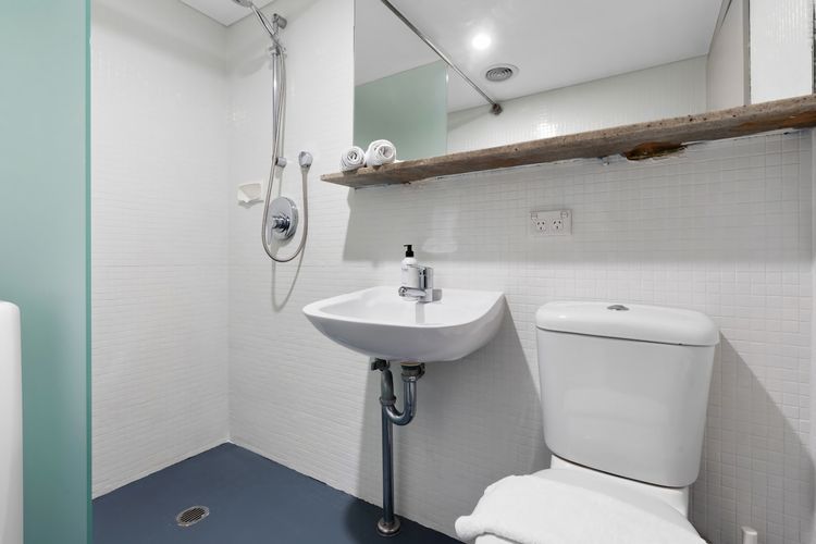 Warm Bondi Loft Stay Steps to Beach & Cafés