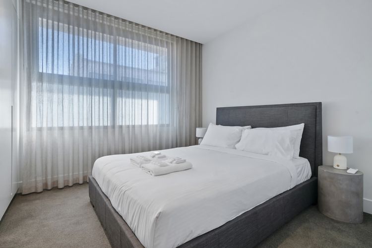 Sleek 1BR Apartment w Skylight near Coogee Beach
