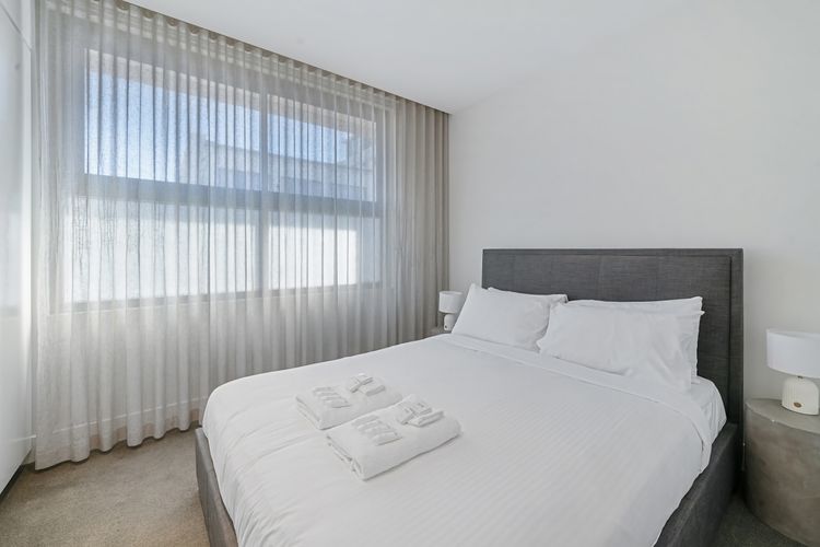 Sleek 1BR Apartment w Skylight near Coogee Beach