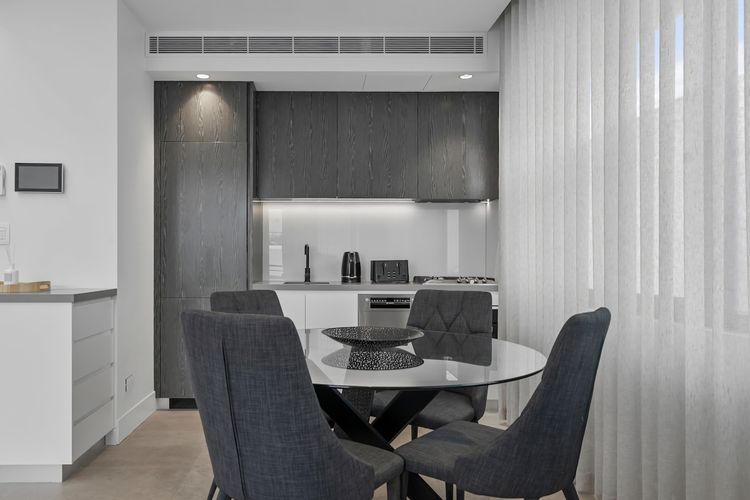 Inviting 2BR Unit w Parking near Coogee Beach