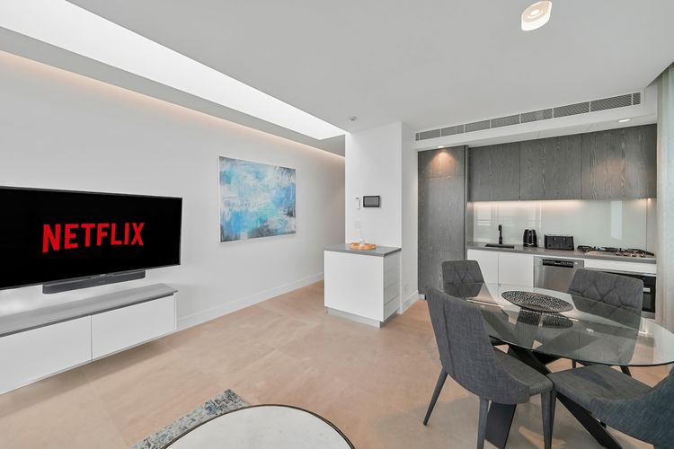 Inviting 2BR Unit w Parking near Coogee Beach