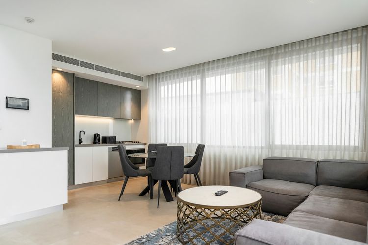Inviting 2BR Unit w Parking near Coogee Beach