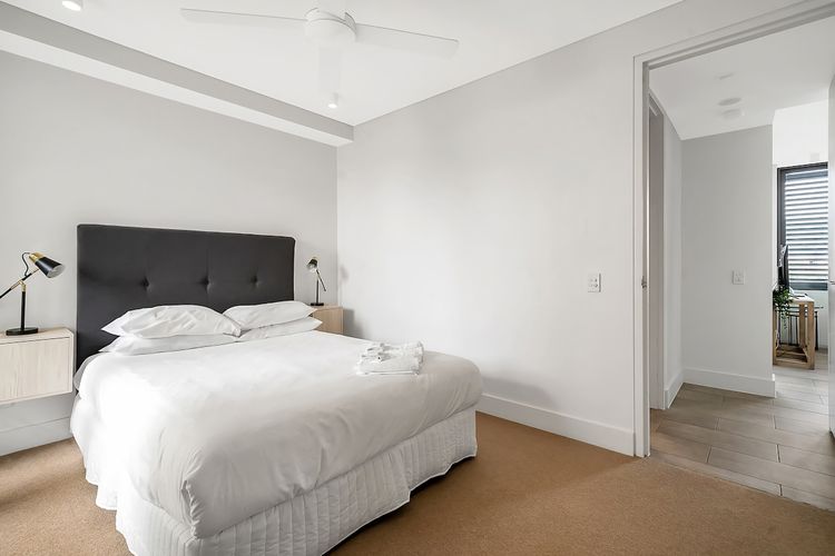 Bondi Beach Escape, Steps to Sand & Café