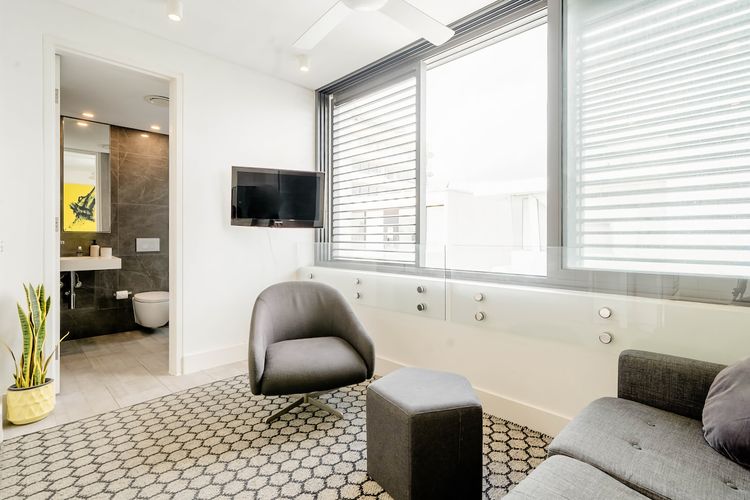 Warm Bondi Hideaway Heated Top Floor Stay