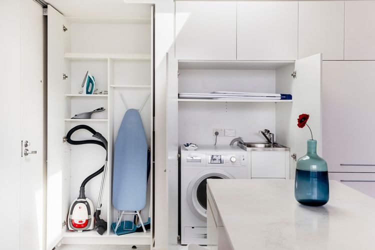 Stylish 1BR Apartment w Skylight near Bondi Beach