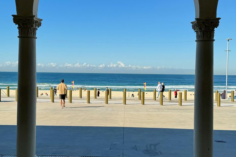Warm Spacious Bondi Stay with Parking