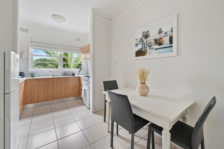 Warm Spacious Bondi Stay with Parking