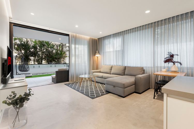 Modern 1BR Abode w Courtyard Steps to the Beach