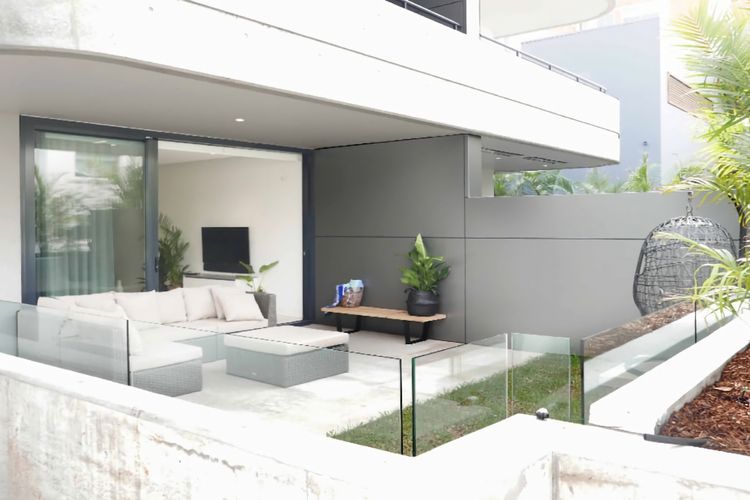 Modern 1BR Abode w Courtyard Steps to the Beach