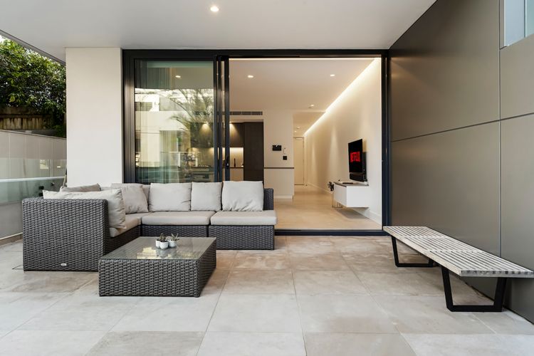 Modern 1BR Abode w Courtyard Steps to the Beach