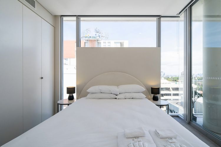 Premium Bondi Junction Living w/Lift & Parking