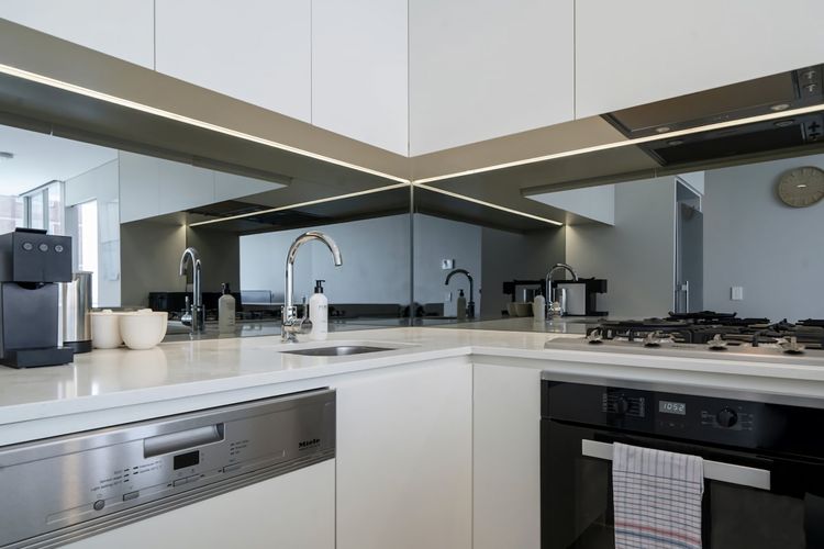 Premium Bondi Junction Living w/Lift & Parking