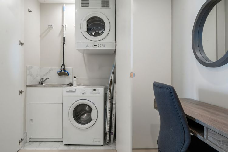 Premium Bondi Junction Living w/Lift & Parking