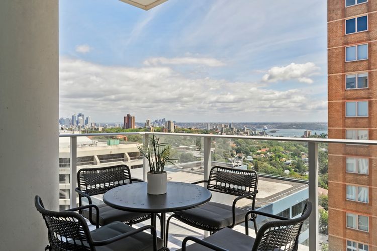 Premium Bondi Junction Living w/Lift & Parking