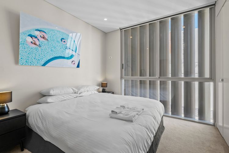 Premium Bondi Junction Living w/Lift & Parking