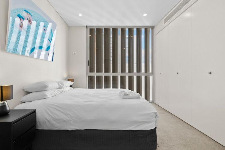 Premium Bondi Junction Living w/Lift & Parking