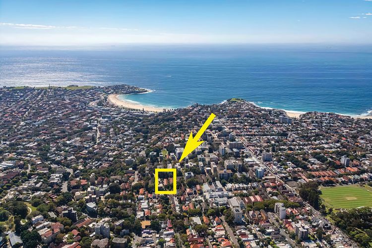 Bondi Oasis: 2BR Walk to Beach w/ Parking
