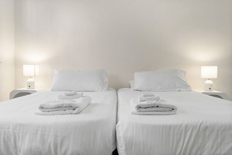 Bondi Oasis: 2BR Walk to Beach w/ Parking