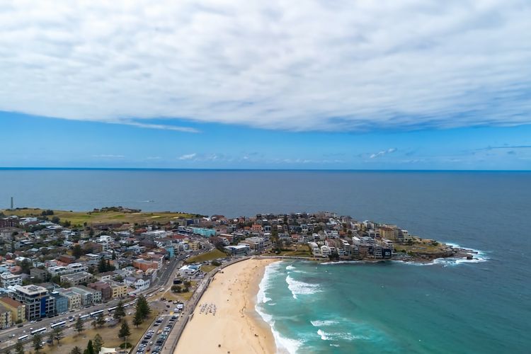 Bondi Oasis: 2BR Walk to Beach w/ Parking
