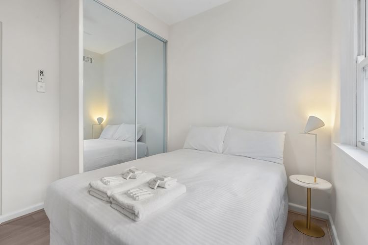 Bondi Oasis: 2BR Walk to Beach w/ Parking