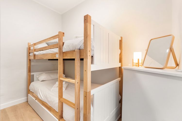 Luxe 2BR w Smart TV Steps from Bondi Beach