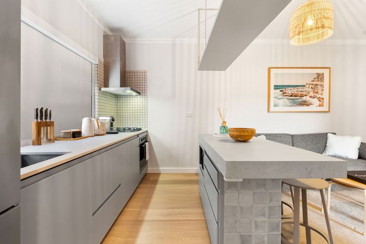 Luxe 2BR w Smart TV Steps from Bondi Beach
