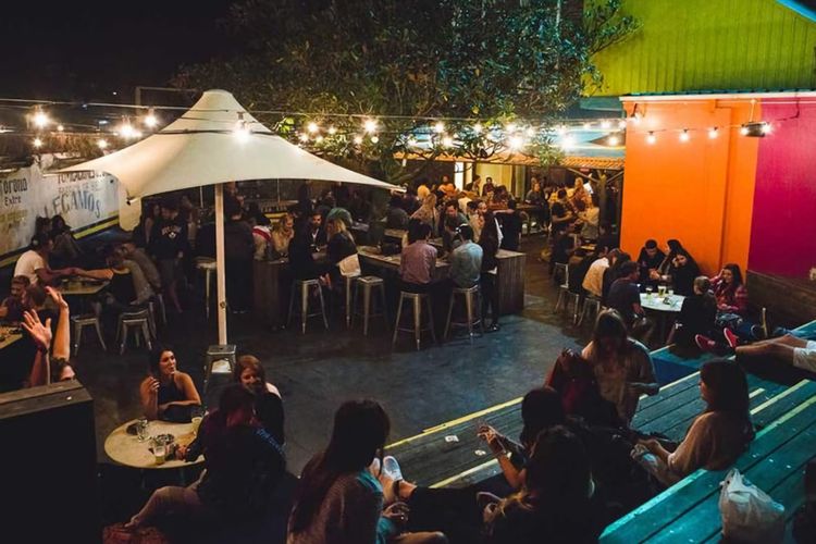 End the day with sunset drinks and Bondi nightlife.