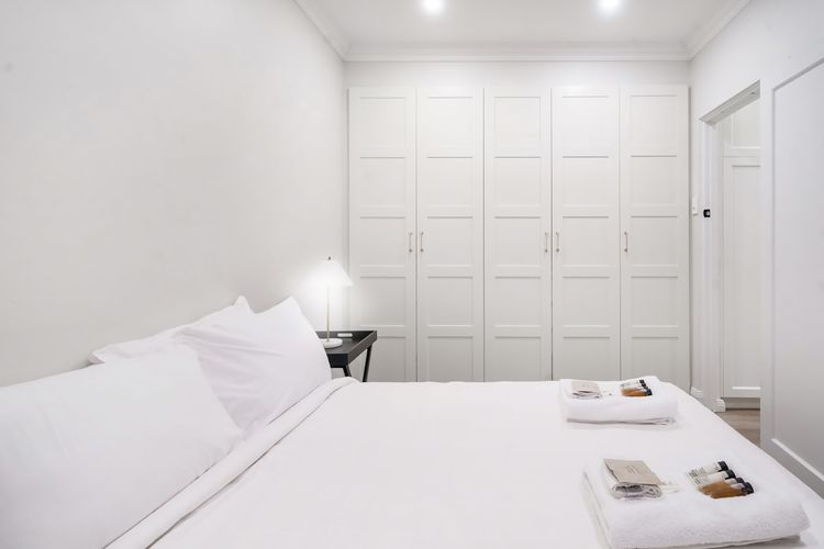 Easy Access 2BR Flat with Parking in Rose Bay