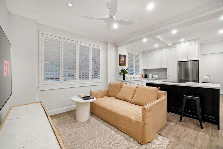 Easy Access 2BR Flat with Parking in Rose Bay