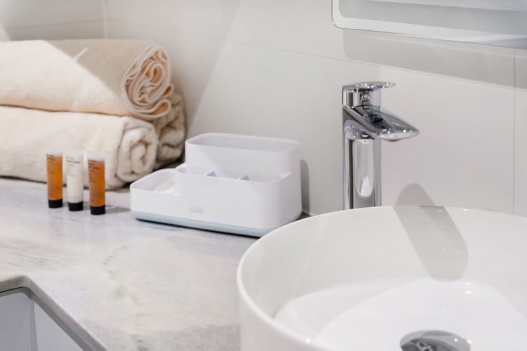 Full bathroom image 2