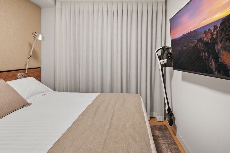 Bedroom image 2
