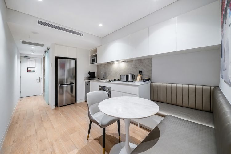Dining area image 1