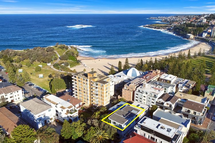 Chic 2 Bed Apartment w Balcony Near Coogee Beach