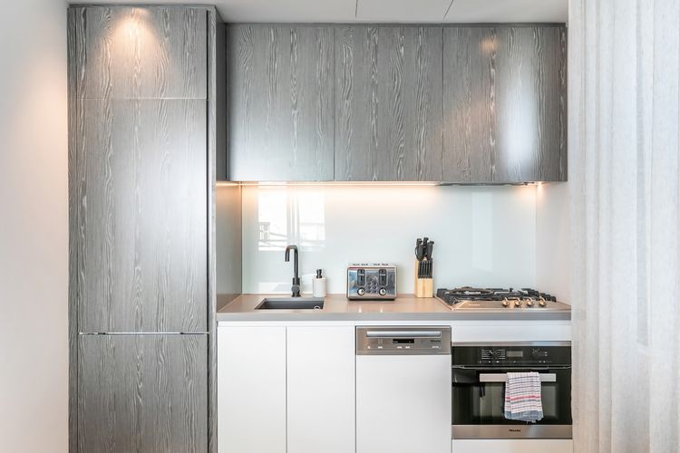 Chic 2 Bed Apartment w Balcony Near Coogee Beach