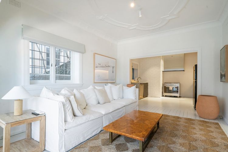 Executive 2BR Apt w Balcony near Yarranabbe Park