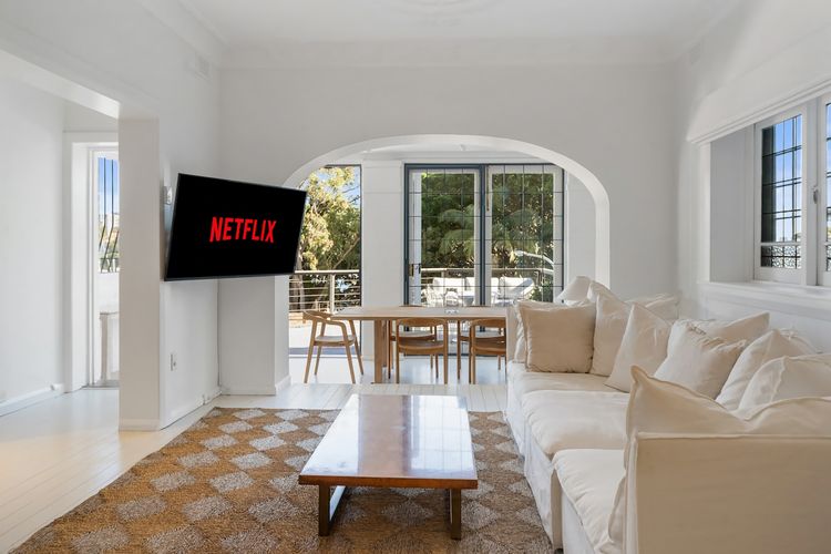 Executive 2BR Apt w Balcony near Yarranabbe Park